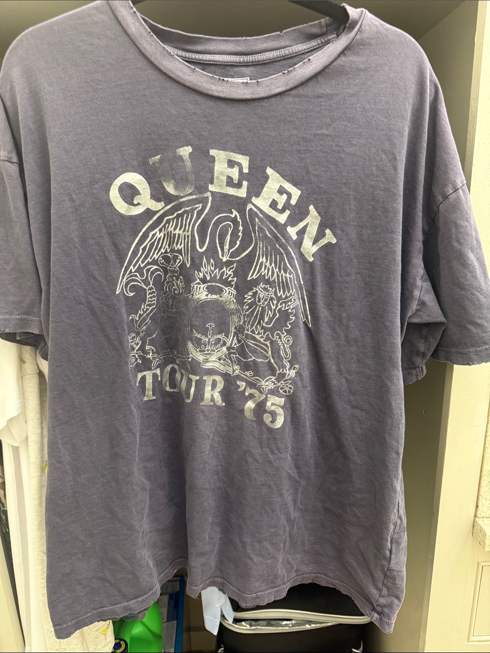 Queen Tour '75 Graphic Tee - Washed Gray